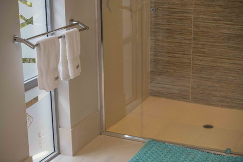 Magnificent Beach Retreat - Tourism Cairns 12