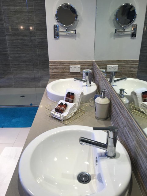 Magnificent Beach Retreat - Tourism Cairns 39