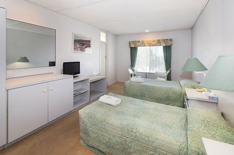 Augusta Hotel Motel - Tourism Cairns 1