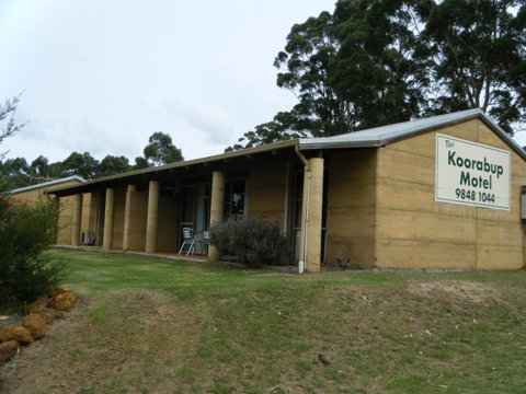 The Koorabup Motel - Tourism Cairns 7