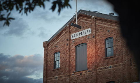 The Premier Mill Hotel - Tourism Cairns 12