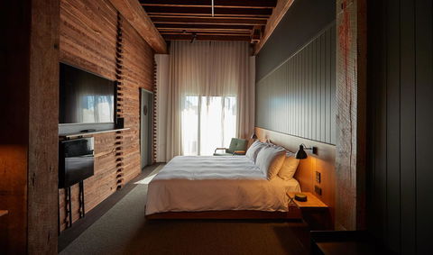 The Premier Mill Hotel - Tourism Cairns 1