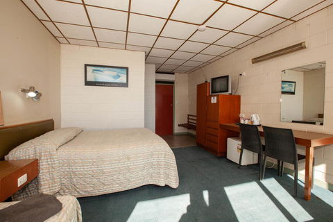 EUCLA MOTOR HOTEL - Tourism Cairns 19