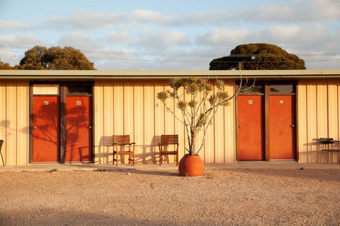 EUCLA MOTOR HOTEL - Tourism Cairns 7