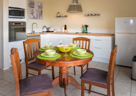 Cottesloe Sea Bliss Apartment - Tourism Cairns 4