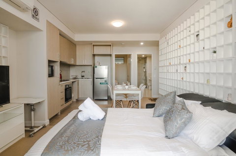 Boutique Carousel Apartment - Tourism Cairns 9