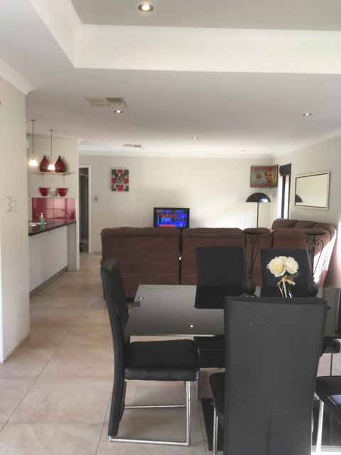 Shiraz Heights - Tourism Cairns 5
