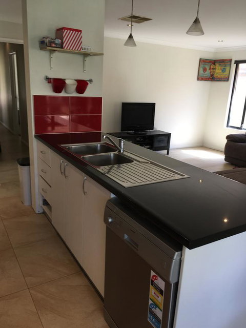 Shiraz Heights - Tourism Cairns 11