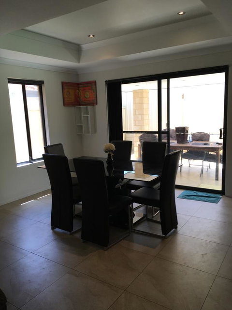 Shiraz Heights - Tourism Cairns 10