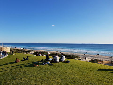Scarborough - Oceanview 2 Bed, 2 Bathroom Apartment - Tourism Cairns 2