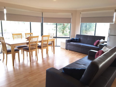 Cosy Corner Chalets - Tourism Cairns 0