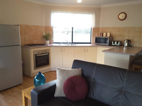 Cosy Corner Chalets - Tourism Cairns 8