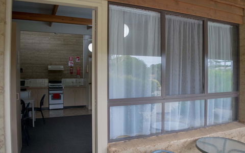 Hopetoun Motel & Chalet Village - Tourism Cairns 22