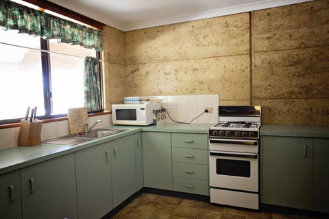 Hopetoun Motel & Chalet Village - Tourism Cairns 42