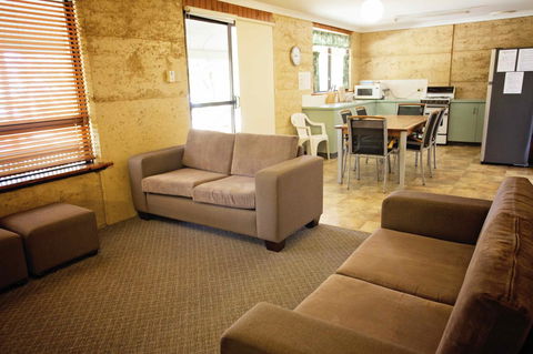Hopetoun Motel & Chalet Village - Tourism Cairns 8