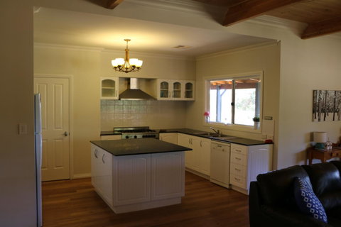 Burton Farmhouse - Tourism Cairns 1