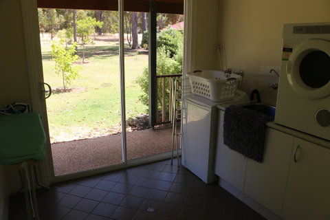Burton Farmhouse - Tourism Cairns 2