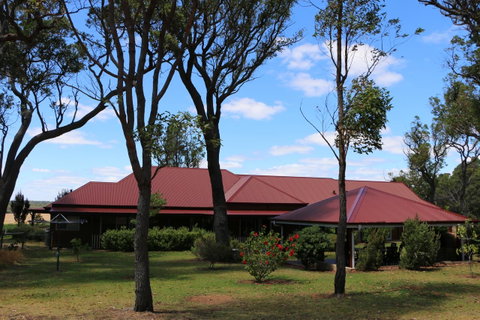 Burton Farmhouse - Tourism Cairns 3