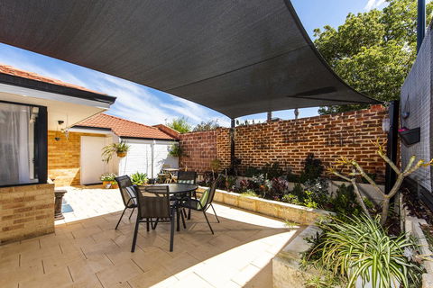 Scarborough Villa On Duke - Tourism Cairns 7