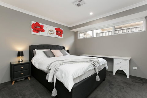 Perth Comfy Stays - Tourism Cairns 30