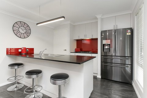 Perth Comfy Stays - Tourism Cairns 18