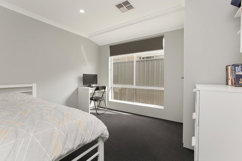 Perth Comfy Stays - Tourism Cairns 35