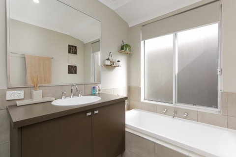 Perth Comfy Stays - Tourism Cairns 38