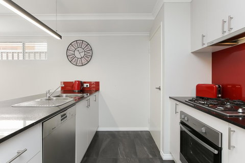 Perth Comfy Stays - Tourism Cairns 15