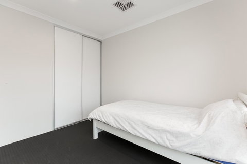Perth Comfy Stays - Tourism Cairns 42