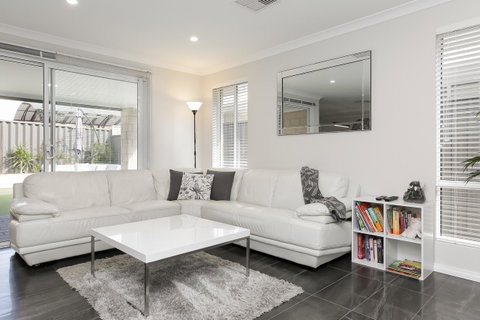 Perth Comfy Stays - Tourism Cairns 5