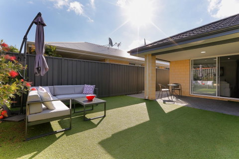 Perth Comfy Stays - Tourism Cairns 9