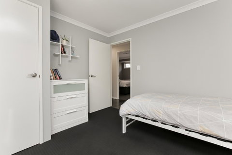 Perth Comfy Stays - Tourism Cairns 33