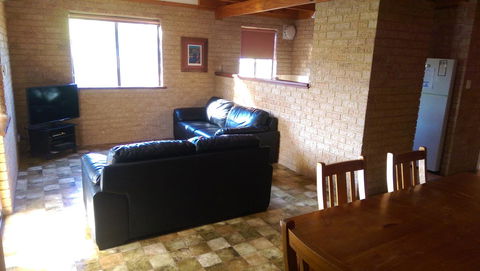 Kestrel Chalets - Tourism Cairns 1