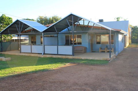 Kestrel Chalets - Tourism Cairns 14