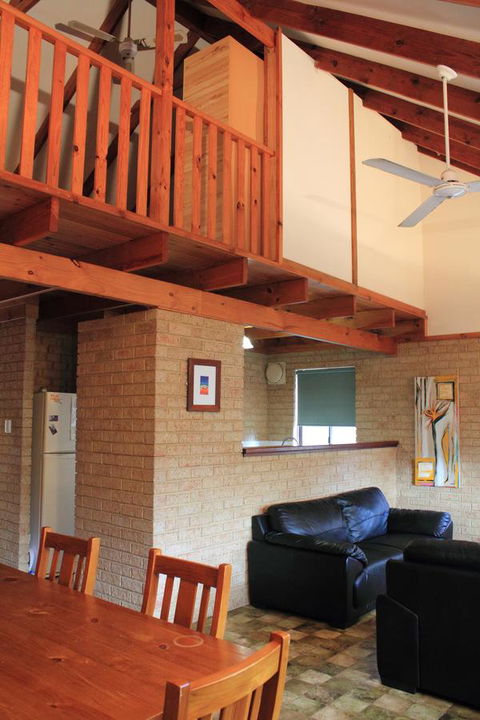 Kestrel Chalets - Tourism Cairns 16