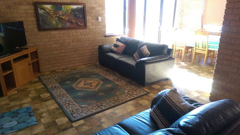 Kestrel Chalets - Tourism Cairns 6
