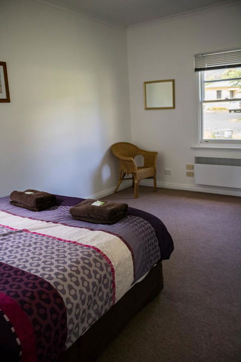 Giants Table And Cottages - Tourism Cairns 6