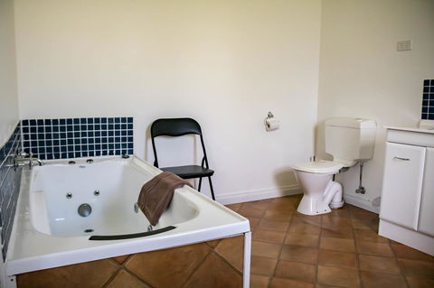 Giants Table And Cottages - Tourism Cairns 8