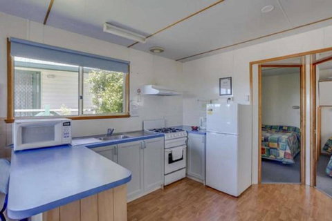 Bicheno Cabin Park - Tourism Cairns 18