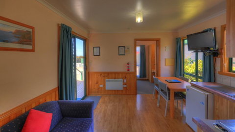 Bicheno Cabin Park - Tourism Cairns 5