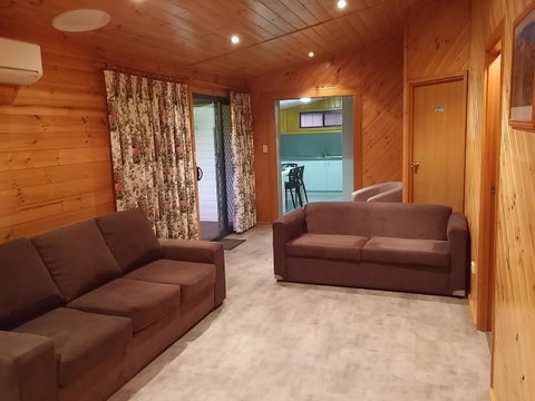 Bicheno Cabin Park - Tourism Cairns 11