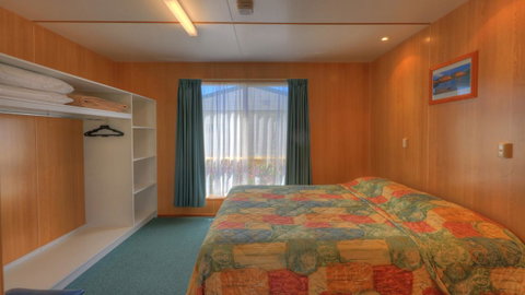Bicheno Cabin Park - Tourism Cairns 12