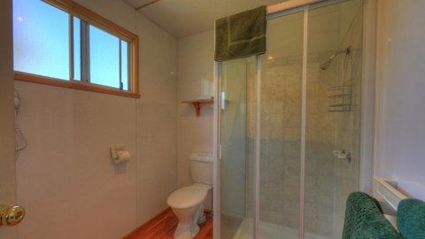 Bicheno Cabin Park - Tourism Cairns 38
