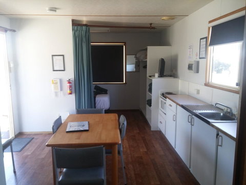 Bicheno Cabin Park - Tourism Cairns 31