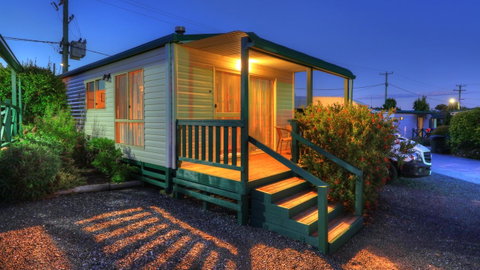 Bicheno Cabin Park - Tourism Cairns 4
