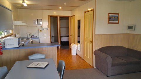 Bicheno Cabin Park - Tourism Cairns 2