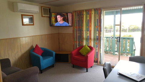 Bicheno Cabin Park - Tourism Cairns 8
