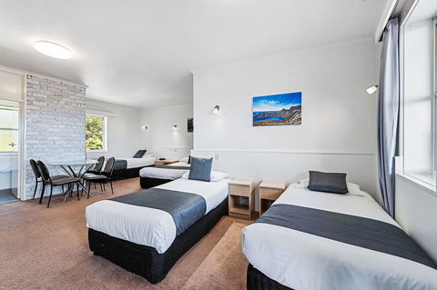 Coach House Launceston - Tourism Cairns 7