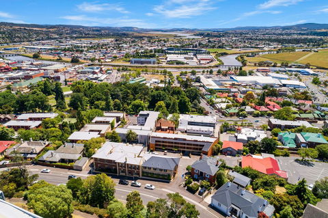 Coach House Launceston - Tourism Cairns 28