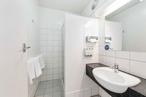 Coach House Launceston - Tourism Cairns 24